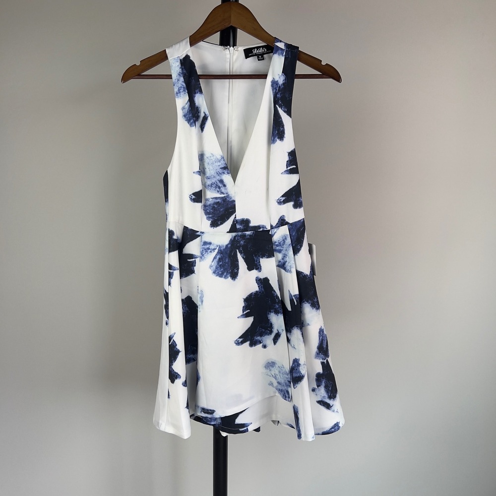 Lulus NWT Seeing Chic Blue White Floral Skater Dress V Neck Cutout Back Size S - Picture 11 of 12